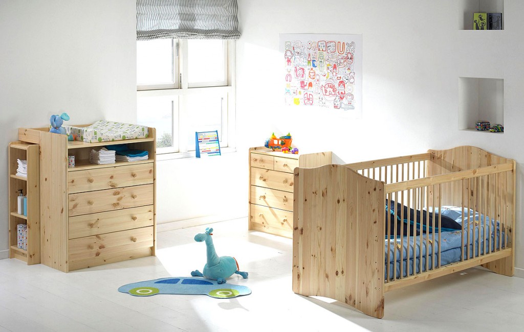 11295 Babyzimmer Kiefer natur vollholz