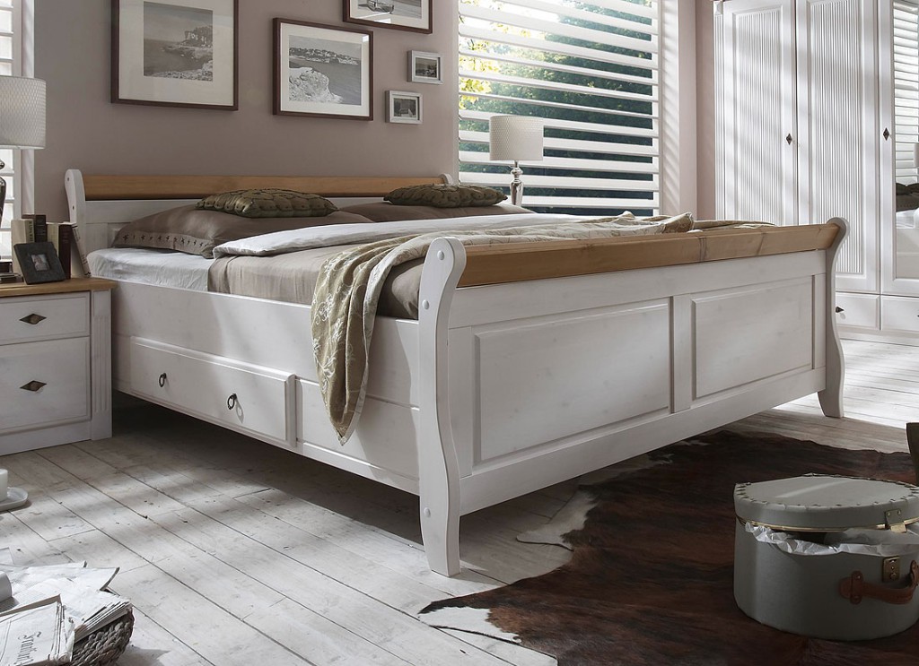 Massivholz Doppelbett mit Schubladen 200x200 Kiefer massiv weiß gelaugt